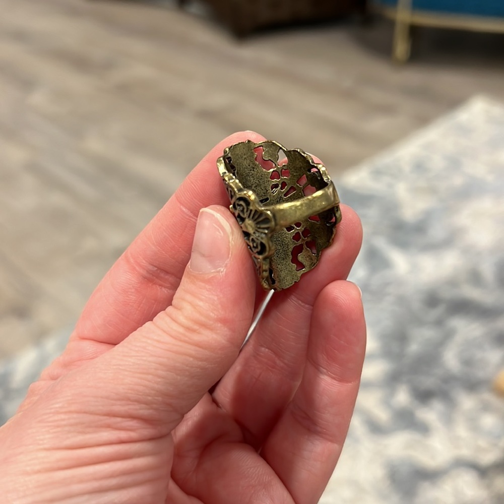 Statement Ring - Picture 3 of 3